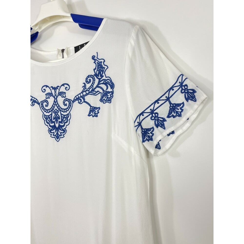 LULUS Women's Blue White Embroidered Tale To Tell Shift Dress Size Small Lined - Picture 4 of 10